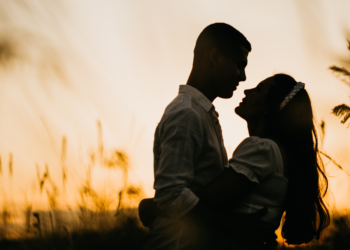 Situationship vs Relationship: 10 Signs You Are Stuck In Limbo