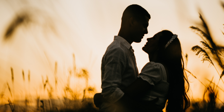 Situationship vs Relationship: 10 Signs You Are Stuck In Limbo