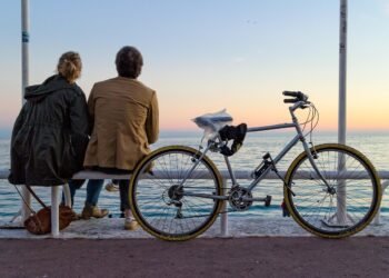 Romantic Gestures to Deepen Your Connection