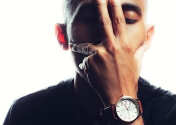 Signs He Lost Interest: Unveiling the Silent Shift in His Behavior