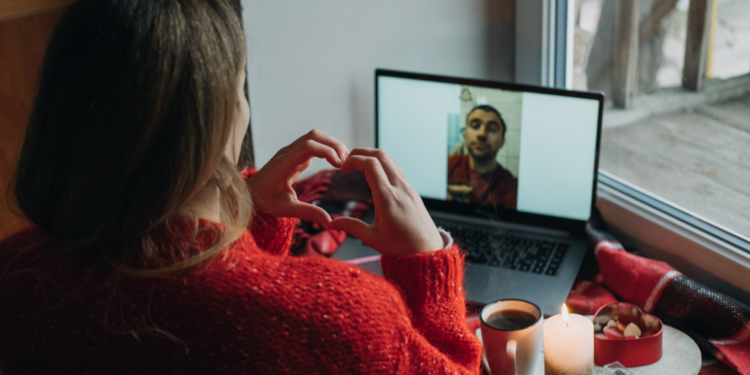 Slow Dating vs. Speed Swiping: Why Intentional Dating Is Winning in 2026